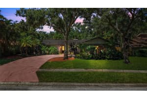 20 PINEWOOD CIRCLE, SAFETY HARBOR, FL 34695 Sold 12/23/25