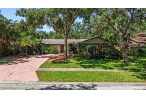 20 PINEWOOD CIRCLE, SAFETY HARBOR, FL 34695 Sold 12/23/25