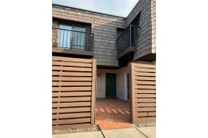 15308 POND WOODS DRIVE, TAMPA, FL 33618 - MLS#MFRTB8425533