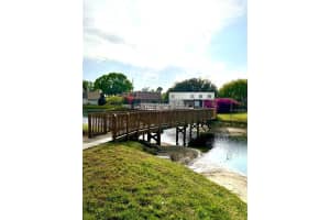 15308 POND WOODS DRIVE, TAMPA, FL 33618 - MLS#MFRTB8425533
