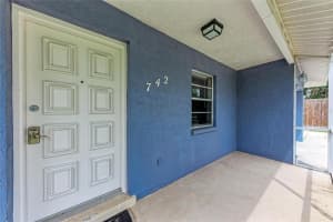 MLS# MFRTB8425595, Venice, Florida 34293