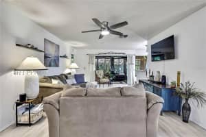 2129 POINT O WOODS CT, SPRING HILL, FL 34606 - MLS#MFRTB8425623