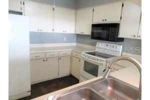 6810 STONES THROW CIRCLE, ST PETERSBURG, FL 33710 - MLS#MFRTB8425809