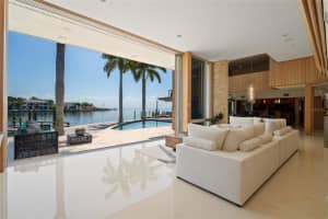 10 BRIGHTWATERS CIRCLE, ST PETERSBURG, FL 33704 - MLS#MFRTB8425814