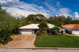 9723 Oak St Ne, ST PETERSBURG