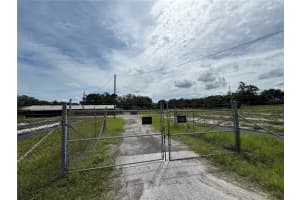 10521 COUNTY ROAD 579, THONOTOSASSA, FL 33592 Sold 12/29/25