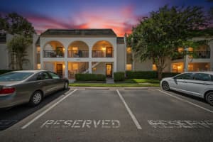 704 Oakgrove Dr #117d, BRANDON