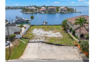 2000 DOLPHIN BOULEVARD, ST PETERSBURG, FL 33707 - MLS#MFRTB8426435