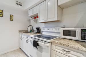 1377 WASHINGTON AVENUE, CLEARWATER, FL 33756 - MLS#MFRTB8426469