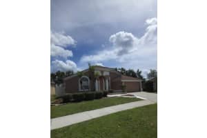 18005 Palm Breeze Dr, TAMPA