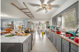 37049 SUWANEE WAY, DADE CITY, FL 33523 - MLS#MFRTB8426557