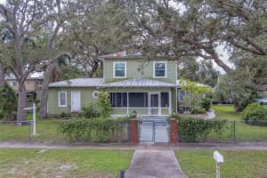 107 7th Ave Se, LARGO
