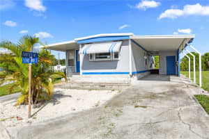 680 52nd Way S #54, ST PETERSBURG