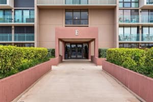 1 KEY CAPRI #104E, TREASURE ISLAND, FL 33706 - MLS#MFRTB8426789
