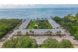 650 Pinellas Point Dr S #218, ST PETERSBURG
