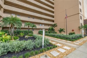 5200 BRITTANY DRIVE, ST PETERSBURG, FL 33715 - MLS#MFRTB8426883