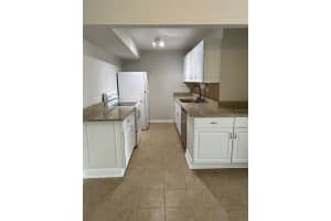 10355 PARADISE BOULEVARD, TREASURE ISLAND, FL 33706 - MLS#MFRTB8427028