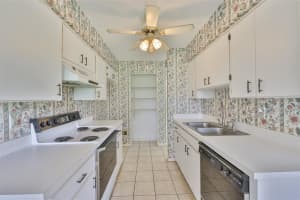 1910 GRAND CYPRESS LANE, SUN CITY CENTER, FL 33573 - MLS#MFRTB8427030