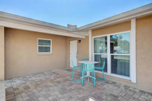 818 PLUM TREE LANE, SARASOTA, FL 34243 - MLS#MFRTB8427035