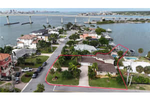 111 Driftwood Ln, LARGO