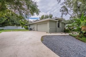 6745 FORESTWOOD DR W, LAKELAND, FL 33811 - MLS#MFRTB8427307