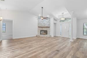 6745 FORESTWOOD DR W, LAKELAND, FL 33811 - MLS#MFRTB8427307