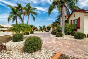 1115 Signature Dr, SUN CITY CENTER