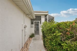 736 FAIRWAY RIDGE COURT, SUN CITY CENTER, FL 33573 - MLS#MFRTB8427738