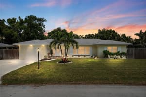 2979 Del Rio Dr, BELLEAIR BLUFFS
