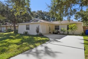 440 Evergreen Dr, OLDSMAR