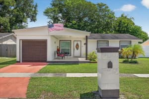 8370 Galewood Cir, TAMPA