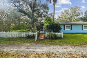 4220 LAKEWOOD DRIVE, SEFFNER, FL 33584 Sold 11/21/25