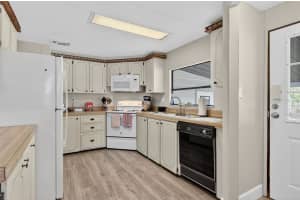 4836 GOLDENVIEW LANE, LAKELAND, FL 33811 - MLS#MFRTB8428219