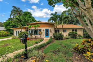 525 VILLAGRANDE AVENUE, ST PETERSBURG, FL 33707 - MLS#MFRTB8428239