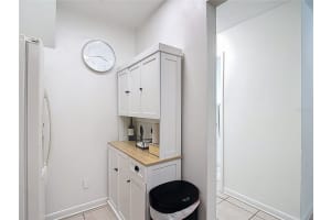 10131 LAKE OAK CIRCLE, TAMPA, FL 33624 - MLS#MFRTB8428448