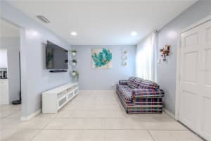 4210 SANDALWOOD CIRCLE, TAMPA, FL 33617 - MLS#MFRTB8428499