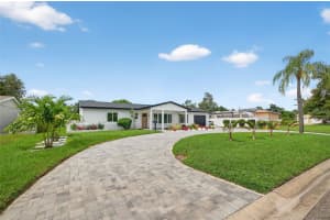 2726 LESLEE LAKE DRIVE, ST PETERSBURG, FL 33713 - MLS#MFRTB8428507