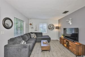 10406 CLIFF CIRCLE, TAMPA, FL 33612 - MLS#MFRTB8428561