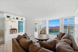 7400 SUN ISLAND DRIVE, SOUTH PASADENA, FL 33707 - MLS#MFRTB8428703