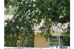 915 CLAY AVENUE, BRANDON, FL 33510 Sold 11/17/25