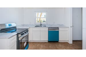 4725 COVE CIRCLE, ST PETERSBURG, FL 33708 - MLS#MFRTB8428760