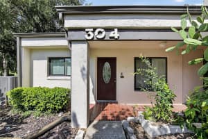 304 VALENCIA COURT, PLANT CITY, FL 33566 - MLS#MFRTB8428832