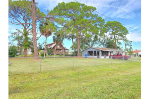106 5TH STREET, RUSKIN, FL 33570 - MLS#MFRTB8428841