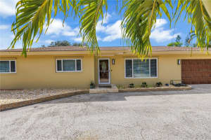 10922 52ND AVENUE, ST PETERSBURG, FL 33708 - MLS#MFRTB8428919