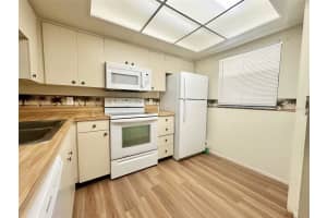 3048 EASTLAND BOULEVARD, CLEARWATER, FL 33761 - MLS#MFRTB8428929