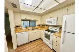 3048 EASTLAND BOULEVARD, CLEARWATER, FL 33761 - MLS#MFRTB8428929