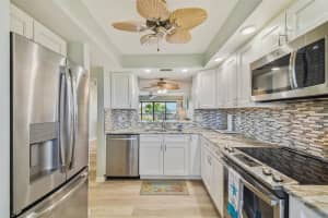 401 150TH AVENUE, MADEIRA BEACH, FL 33708 - MLS#MFRTB8428949