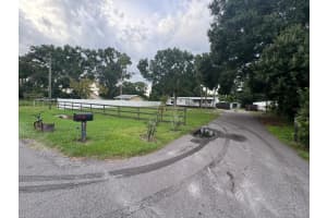 8711 MAYFLOWER ROAD, TAMPA, FL 33615 - MLS#MFRTB8428961
