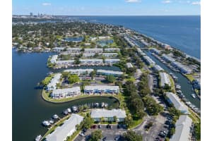 5243 BEACH DRIVE, ST PETERSBURG, FL 33705 - MLS#MFRTB8429088