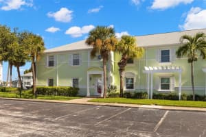 5243 BEACH DRIVE, ST PETERSBURG, FL 33705 - MLS#MFRTB8429088